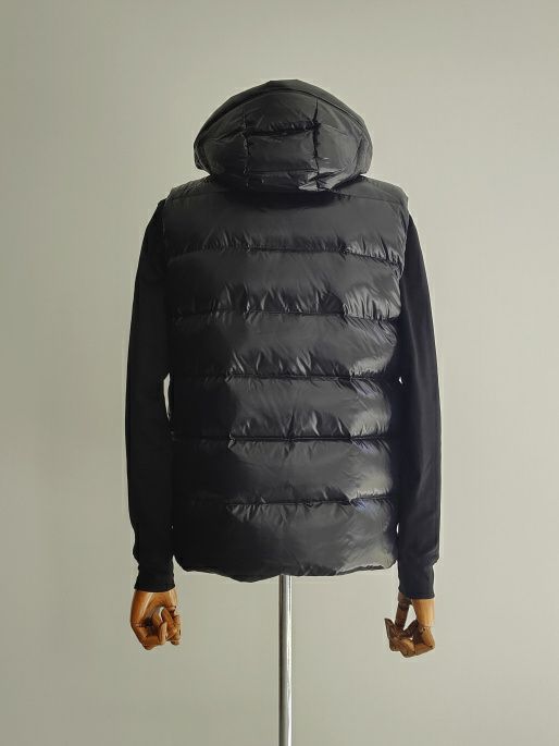 REPUBLIC ブラック ダウンベスト L 美品】ARC'TERYX ブラック ダウンベスト L/G - メルカリ