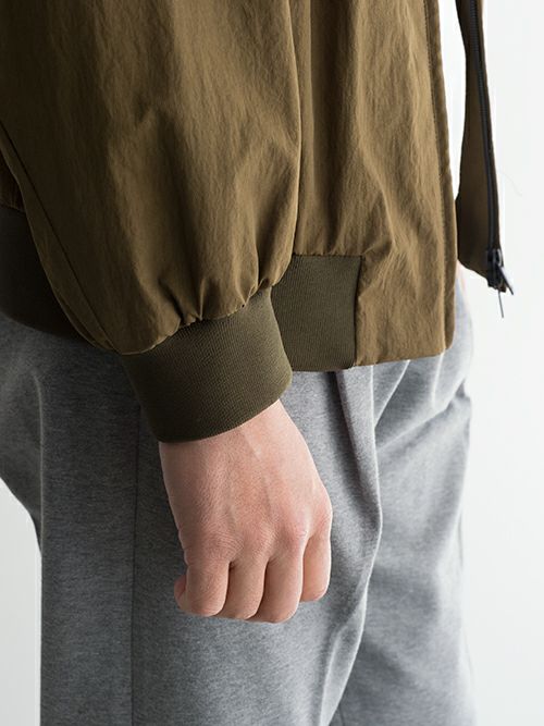 定価91300円　hevo イーヴォ ブルゾン　ジャケット OUTLET】【SALE】Hevoイーヴォ ブルゾン CASTRO 【各2色】 | ITAL