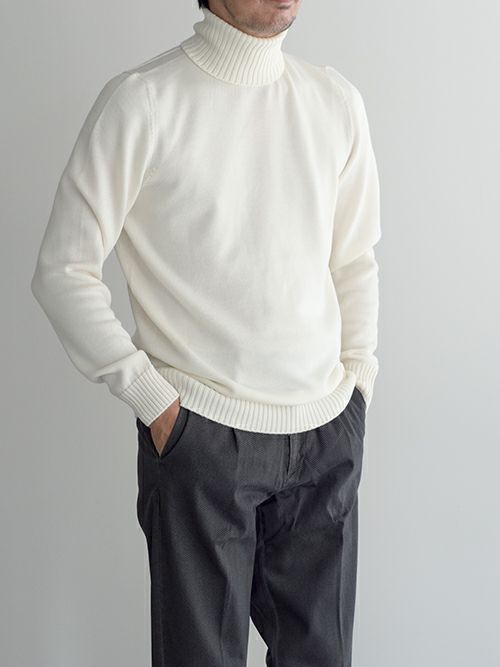 Drumohr タートルネック ベージュ FW24/25 Drumohrドルモア タートルネック 【全3色】 | ITAL STYLE WEAR